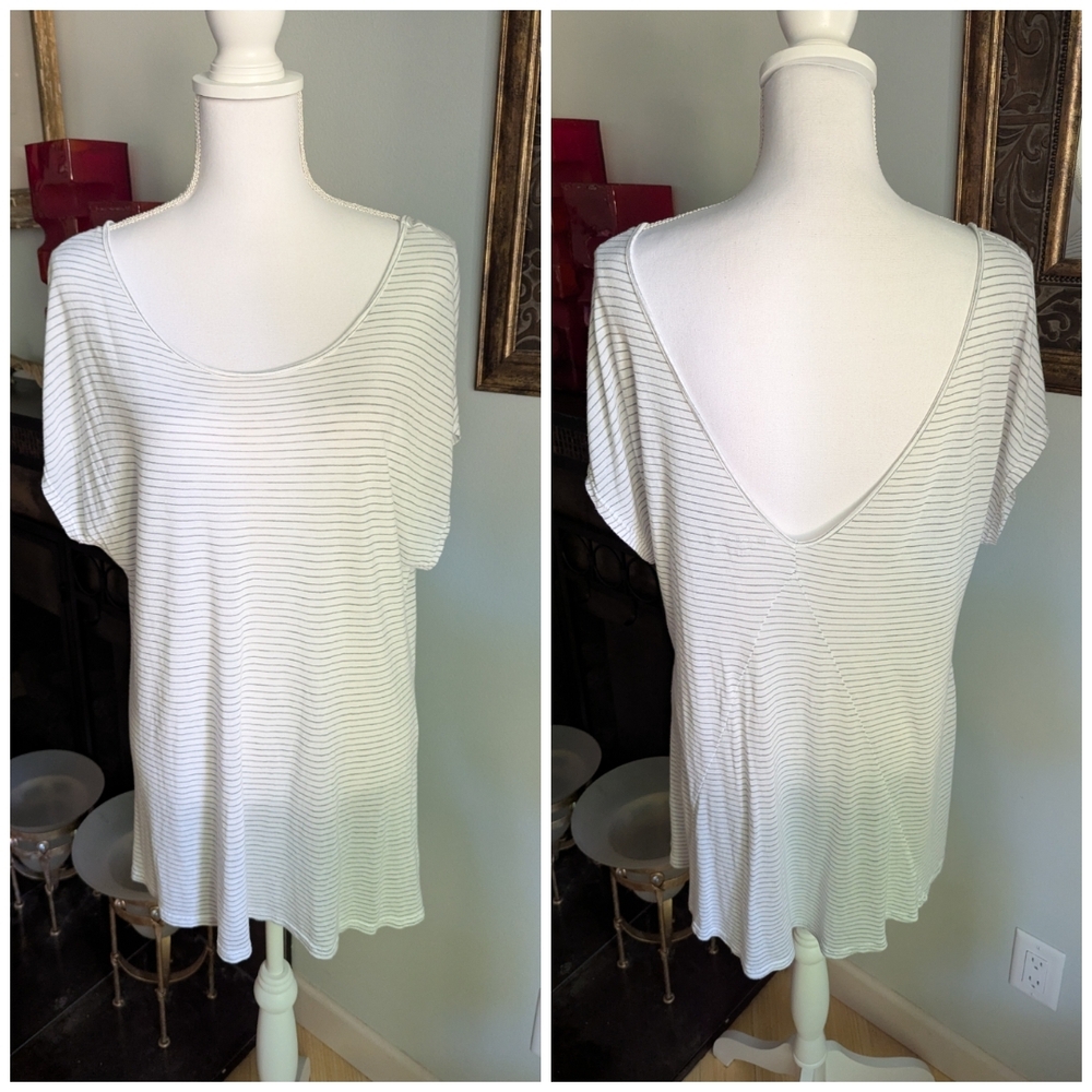 Beyond Yoga Women’s Medium White Short Sleeve Long Tunic T-shirt Light Thin 112